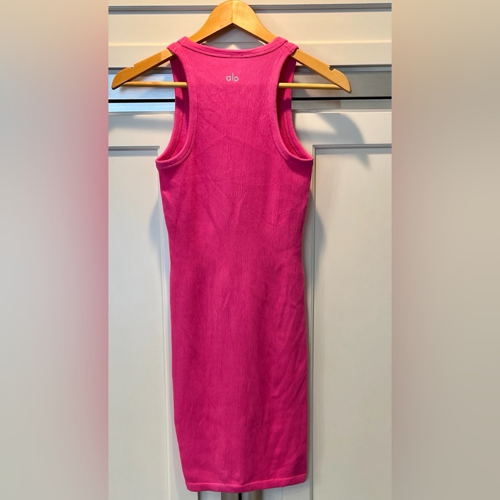 Alo Yoga Seamless Ribbed Warm Nights Dress in Paradise Pink Size XS - Picture 6 of 8